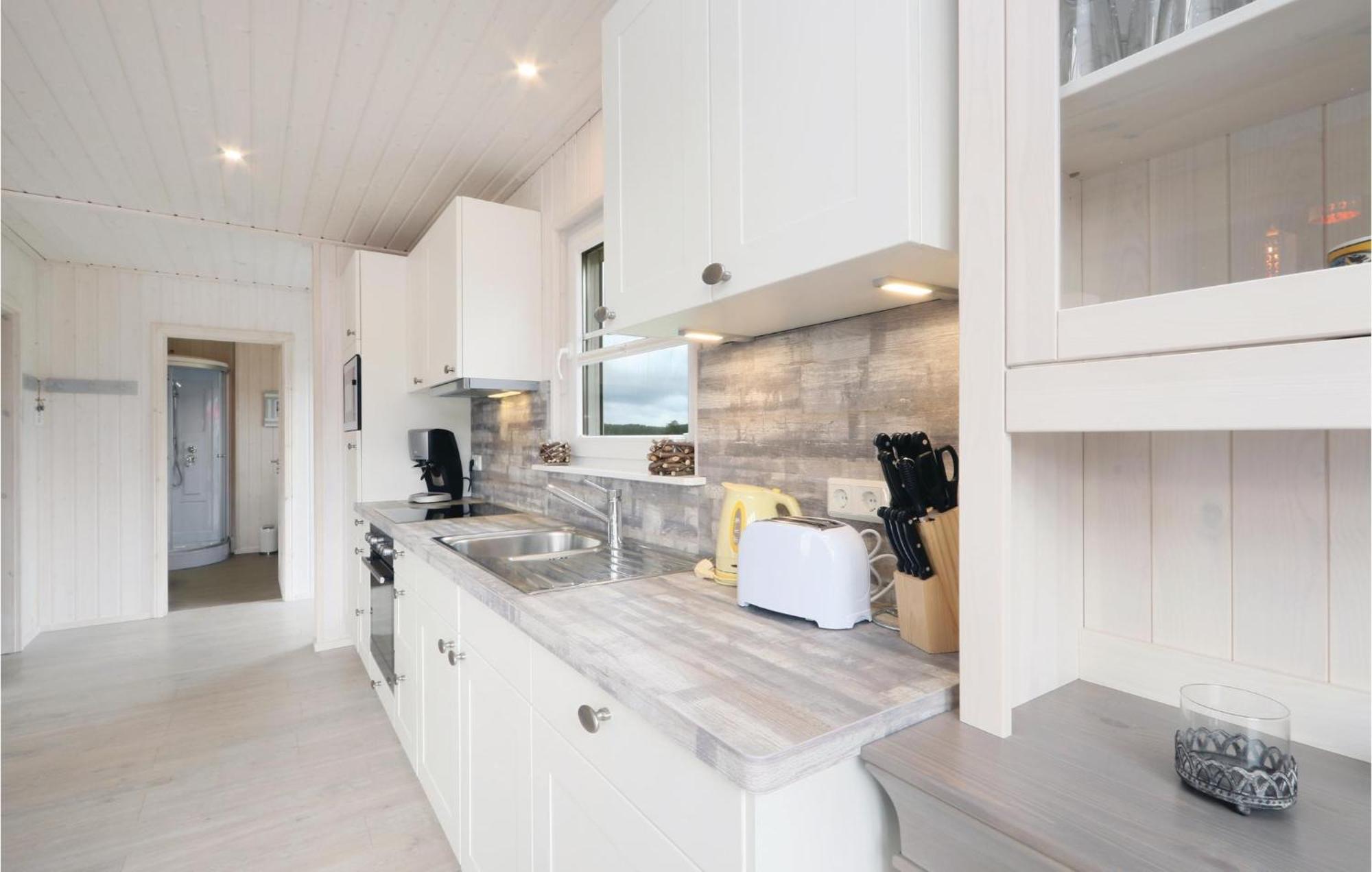 Gorgeous Home In Zerpenschleuse With Wifi Luaran gambar